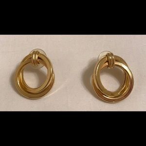 Gold-tone Dual-Circle Earrings 💝